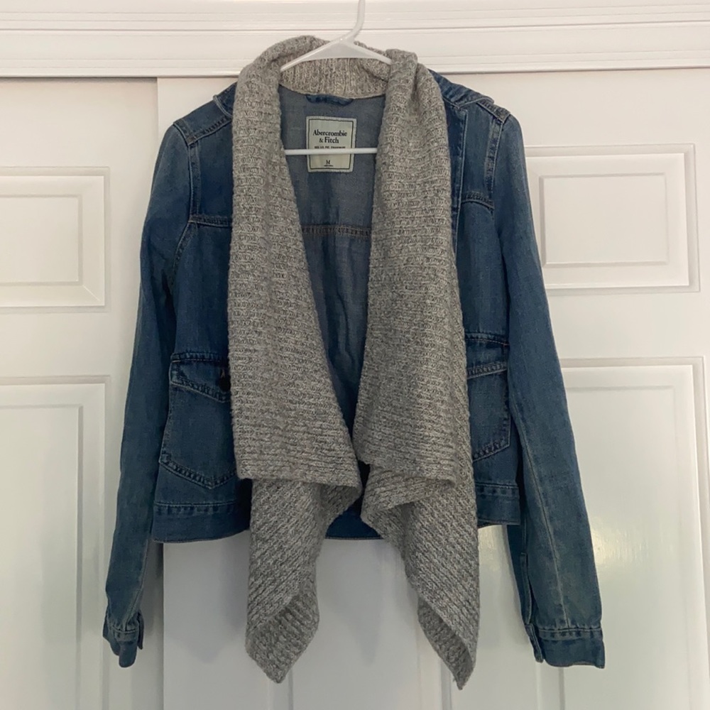 Abercrombie jean jacket w sweater detail